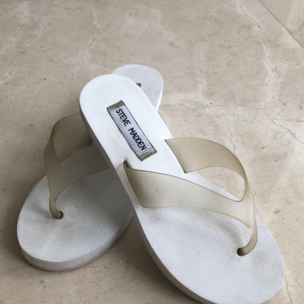 WHITE/CLEAR KITTEN HEELS
